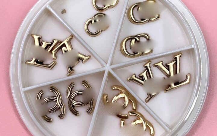 Vintage Gold Logo Nail Charms — 12-Piece Wheel Set